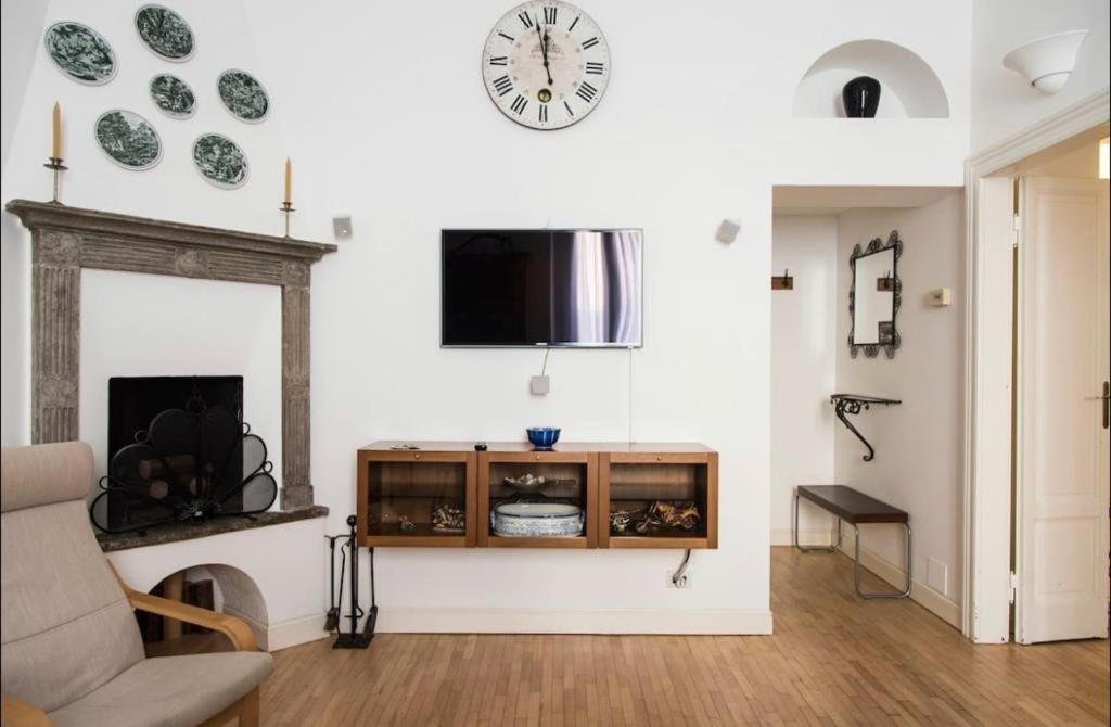 Joivy Classic Flat Near Basilica Di Sant'Ambrogio Apartment Милано Екстериор снимка
