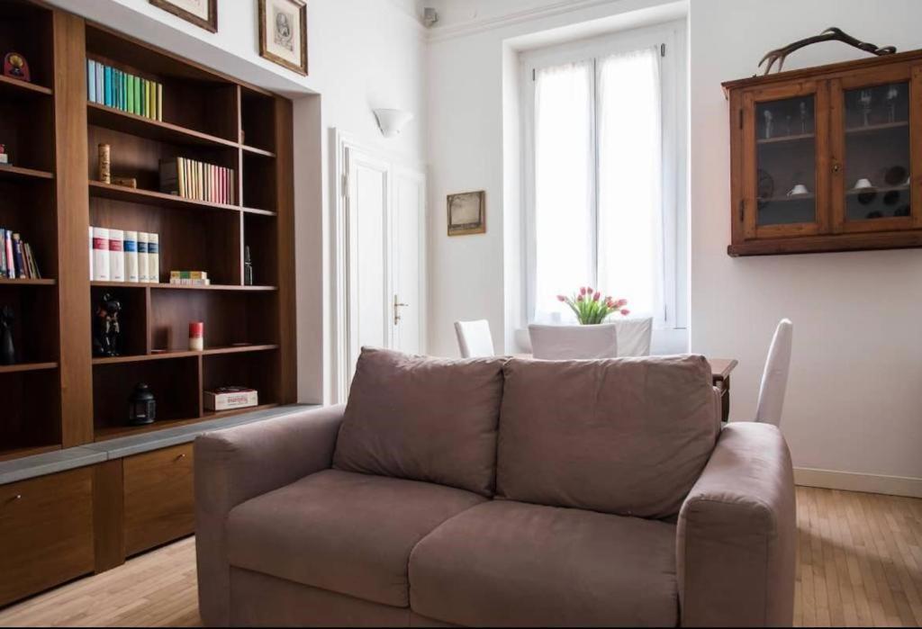 Joivy Classic Flat Near Basilica Di Sant'Ambrogio Apartment Милано Екстериор снимка